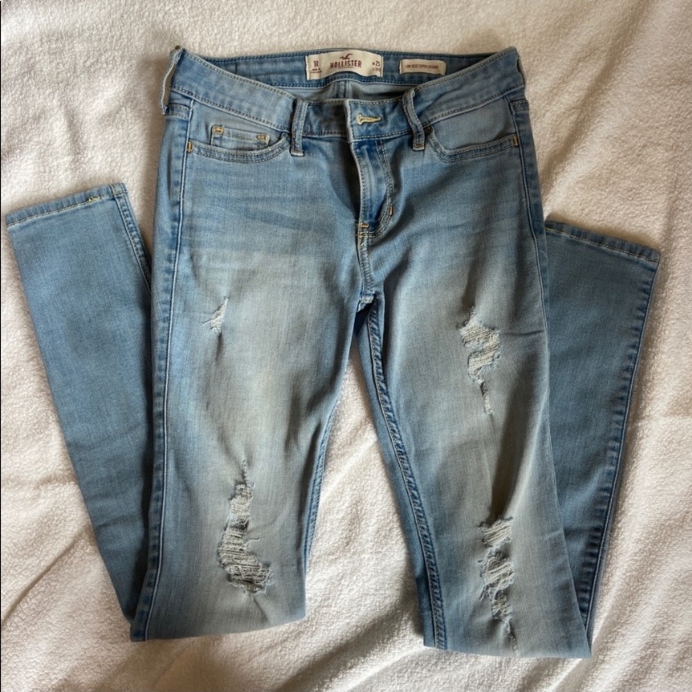 ❣️Hollister Skinny Ripped Light Wash Jeans❣️